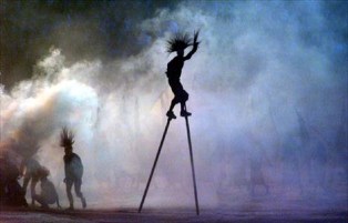 SYDNEY OLYMPICS -- Sept. 15, 2000 -- Performers during the 